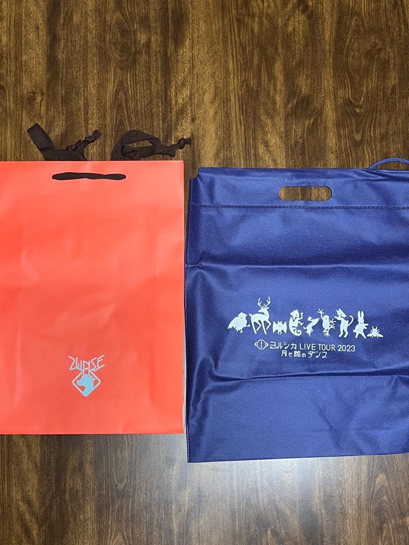 ヨルシカグッズまとめ売り(写真1枚目全体像、以降詳細)