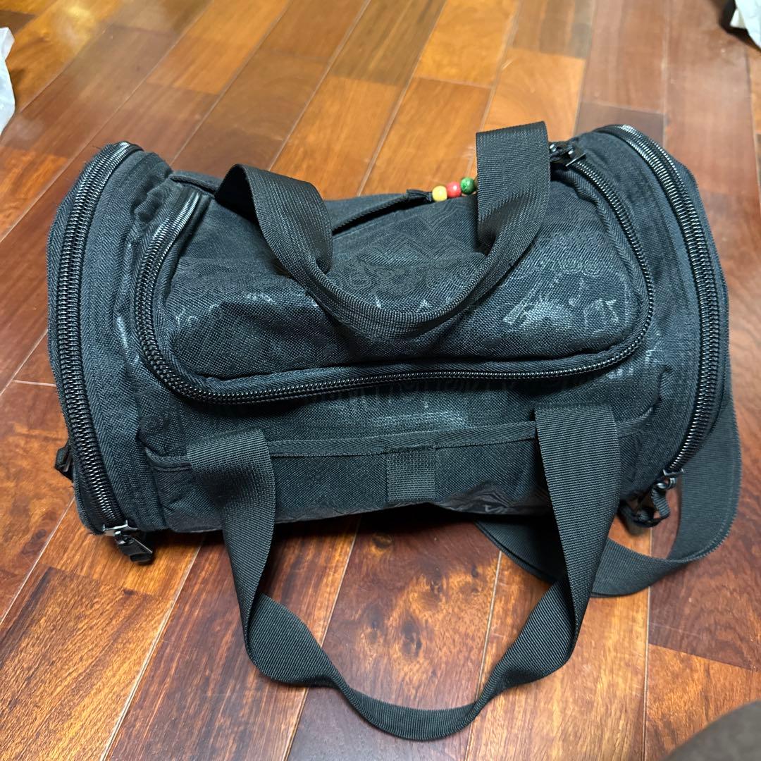 ステューシー　ショルダーベルト付きバッグ