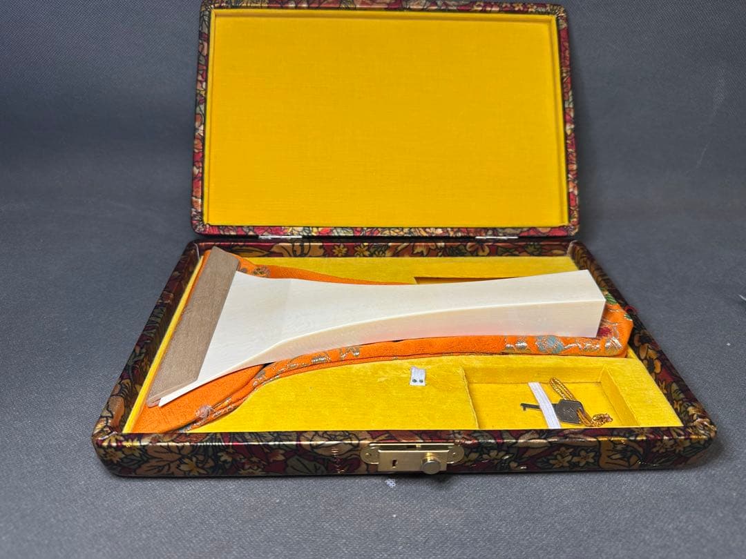 極上　高級　津軽三味線　撥　バチ　天然素材　和楽器　民謡　アンティーク　細密細工