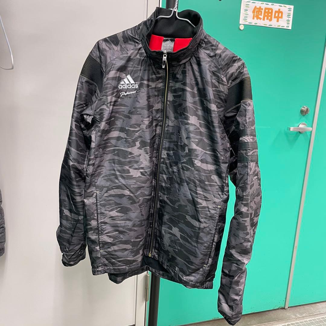 新品‼️迷彩アディダス プロフェッショナルのウインドブレーカー上下セットアップ