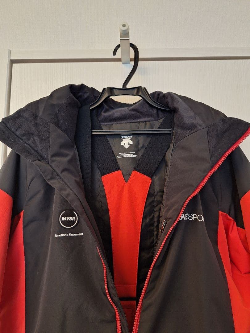 ほぼ未使用品 デサント DESCENTE スキーウェア 上下セット サイズL