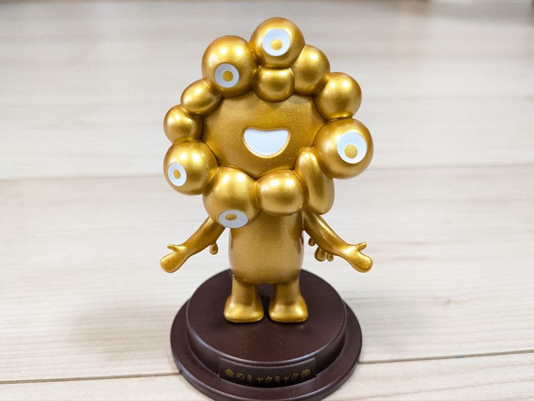 ミャクミャク フィギュアコレクション　海洋堂　3点　イチョウ　ブラック　ゴールド