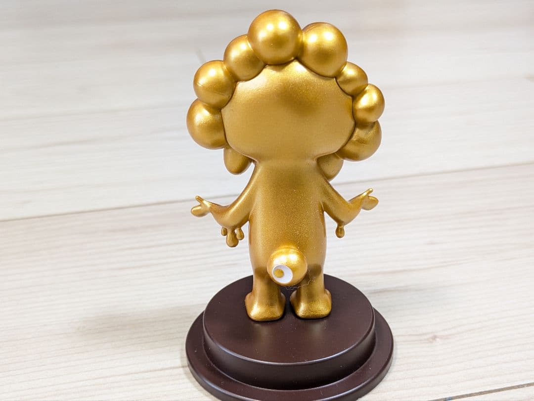 ミャクミャク フィギュアコレクション　海洋堂　3点　イチョウ　ブラック　ゴールド