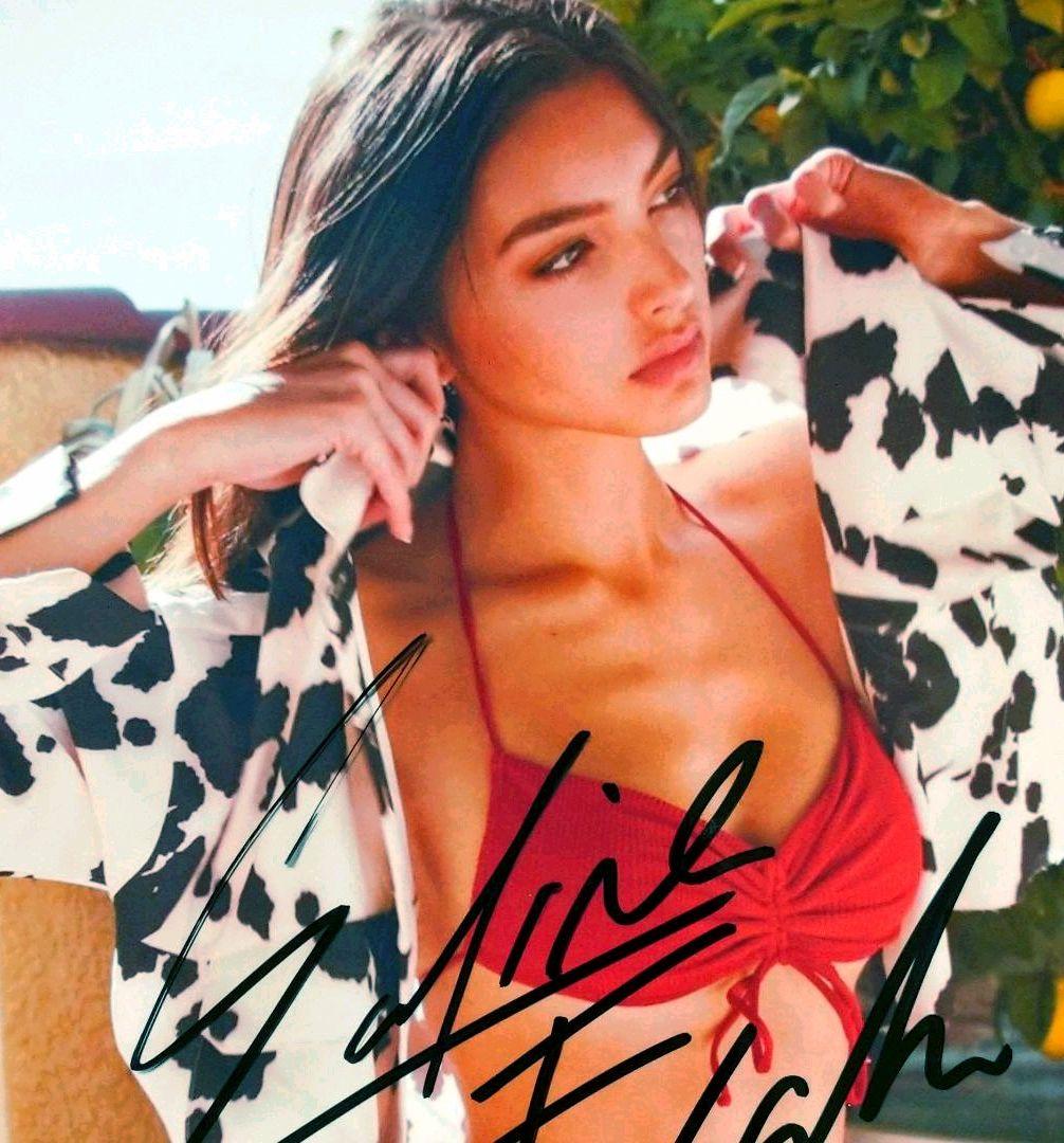 セール中…セリーヌ・ファラク直筆サイン入り2Lサイズ写真…①