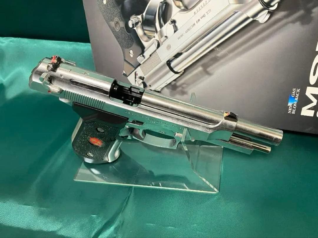 東京マルイ　M92F バイオ サムライエッジ　予備マグ付　ガスブロ　クローム