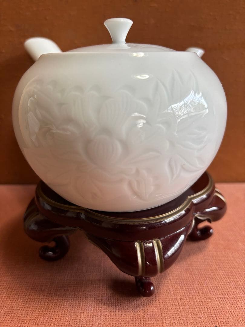 有田白磁名工初代奥川忠右衛門作白磁陽刻茶器揃茶碗五客急須　未使用　共箱