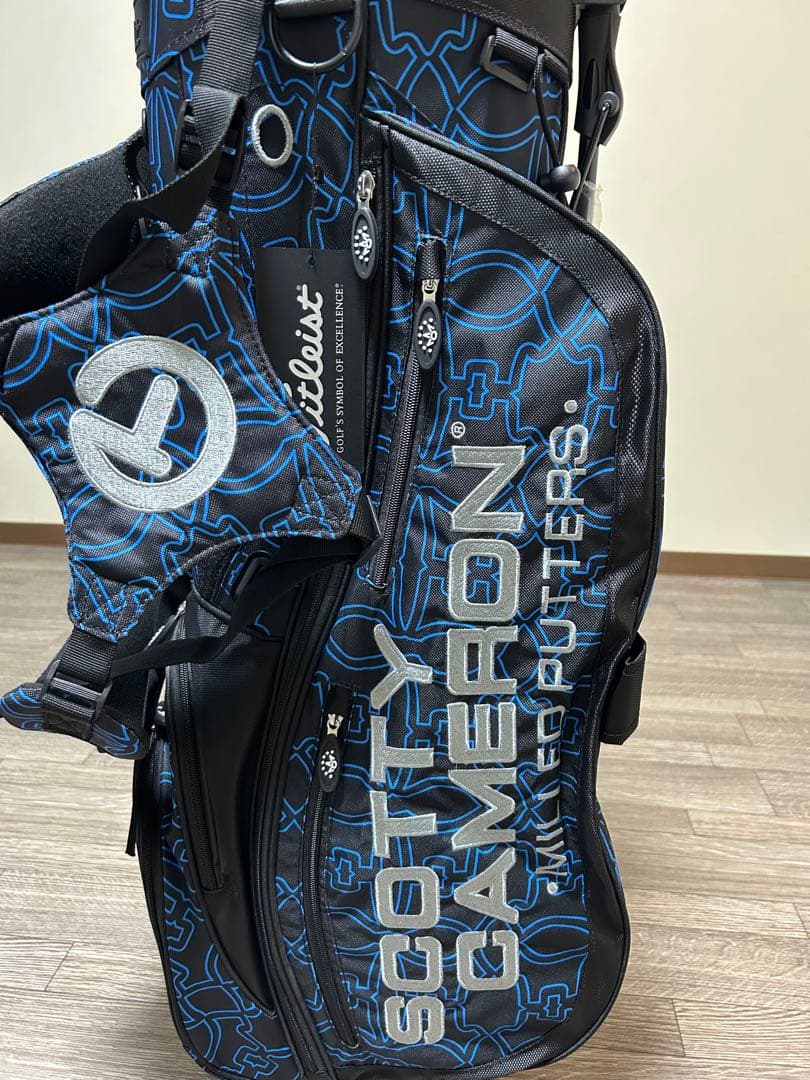 スタンド式キャディバック　人気のブルーラメライン！スタイリッシュなフォルムが魅力