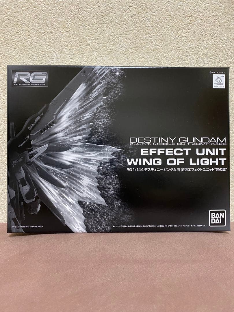 ＲＧ 1/144 デスティニーガンダム［チタニウムフィニッシュ］光の翼付き