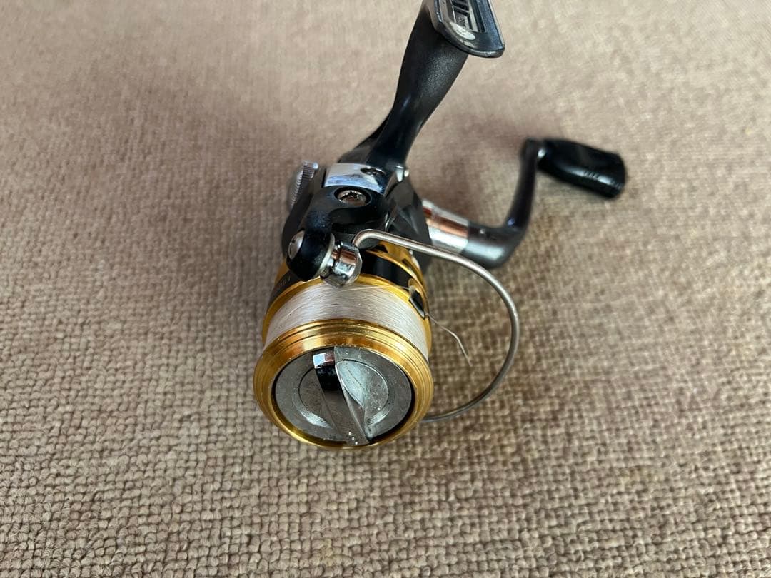 ダイワジョイナス 1500 と ワールドスピン 4000 未使用品2品まとめ売り