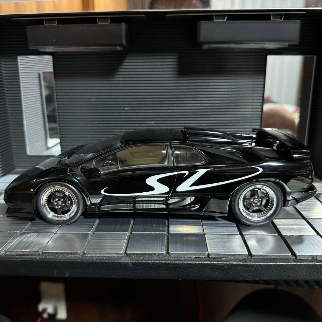 オートアート 1/18 ランボルギーニ ディアブロ ブラック　ケース付