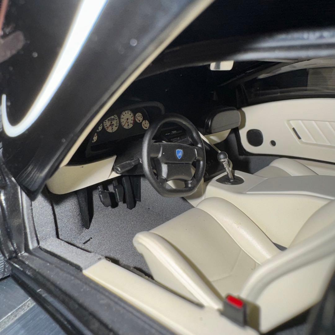 オートアート 1/18 ランボルギーニ ディアブロ ブラック　ケース付