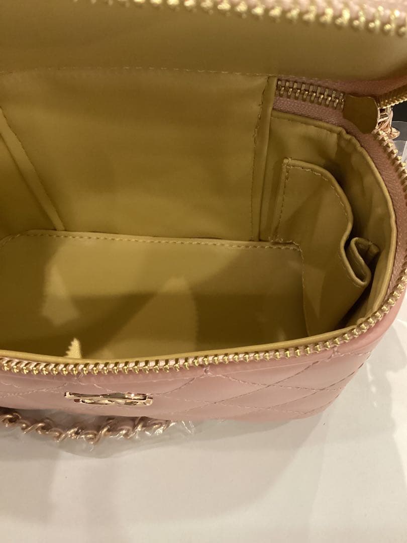 シャネル　ラインストーンハンドルバニティチェーンショルダーピンク　ノベルティ