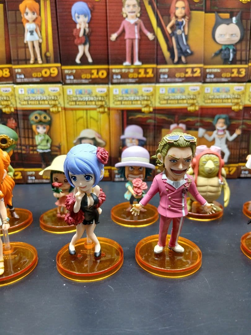 ワンピース　ワールドコレクタブル Film gold　フィギュア　14体セット