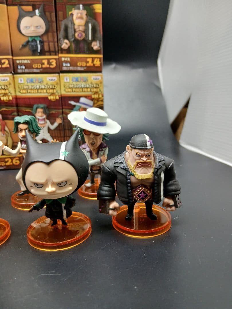 ワンピース　ワールドコレクタブル Film gold　フィギュア　14体セット