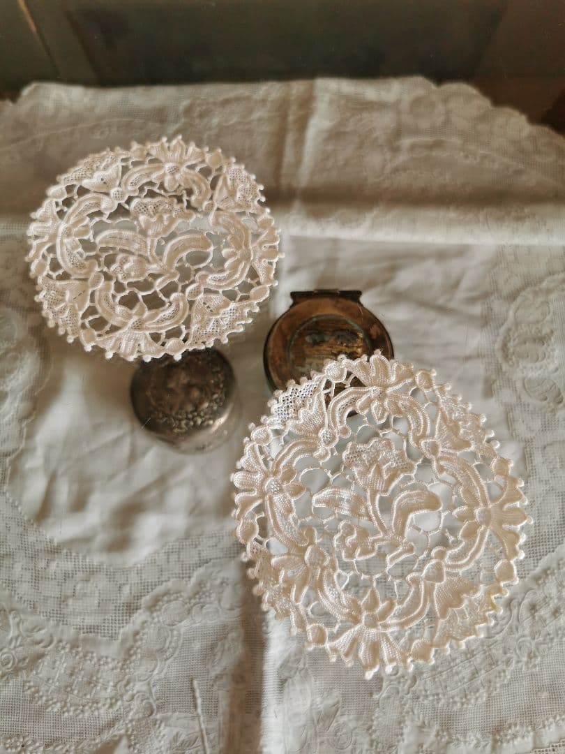 アンティーク ポワンドヴェニス カーネーション＆フラワープチドイリー ２枚セット