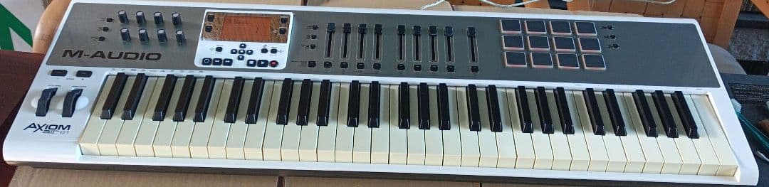 M-Audio Axiom air 61 MIDIコントローラー