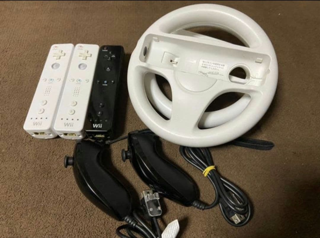 Wii U 本体 （32GB）＋Wii 本体＆ソフト15本付き