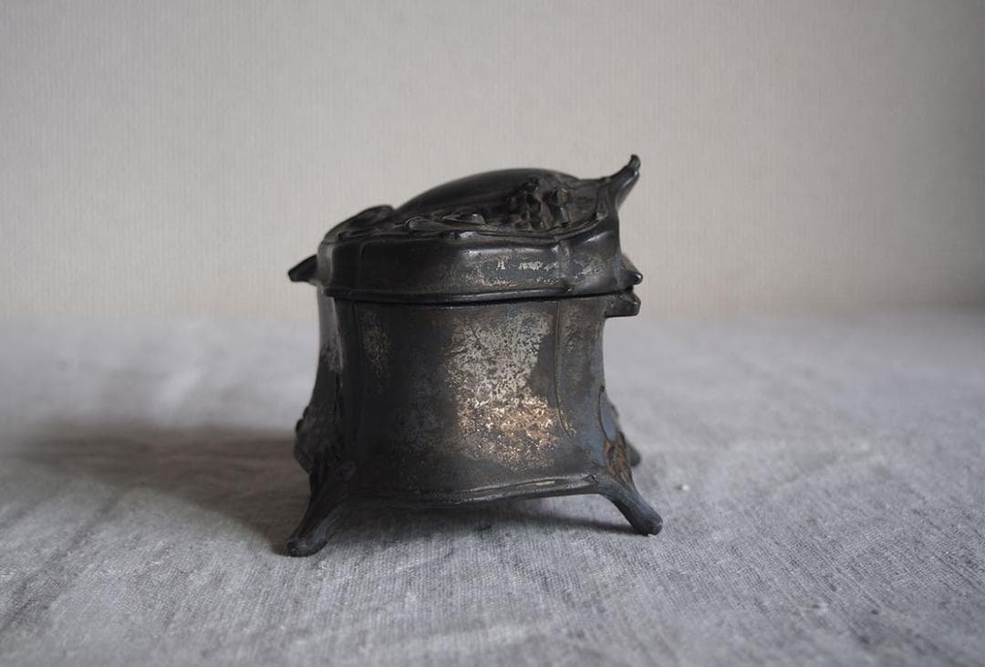 ヴィクトリアン様式アールヌーヴォー ピューター宝石箱 ジュエリーケース/K278