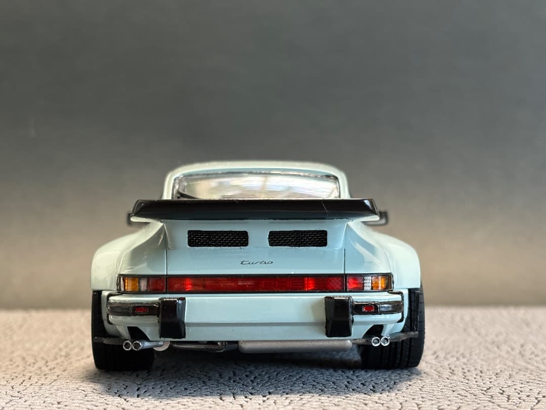 タミヤ　ポルシェ 911ターボ 88 1/24 プラモデル 完成品