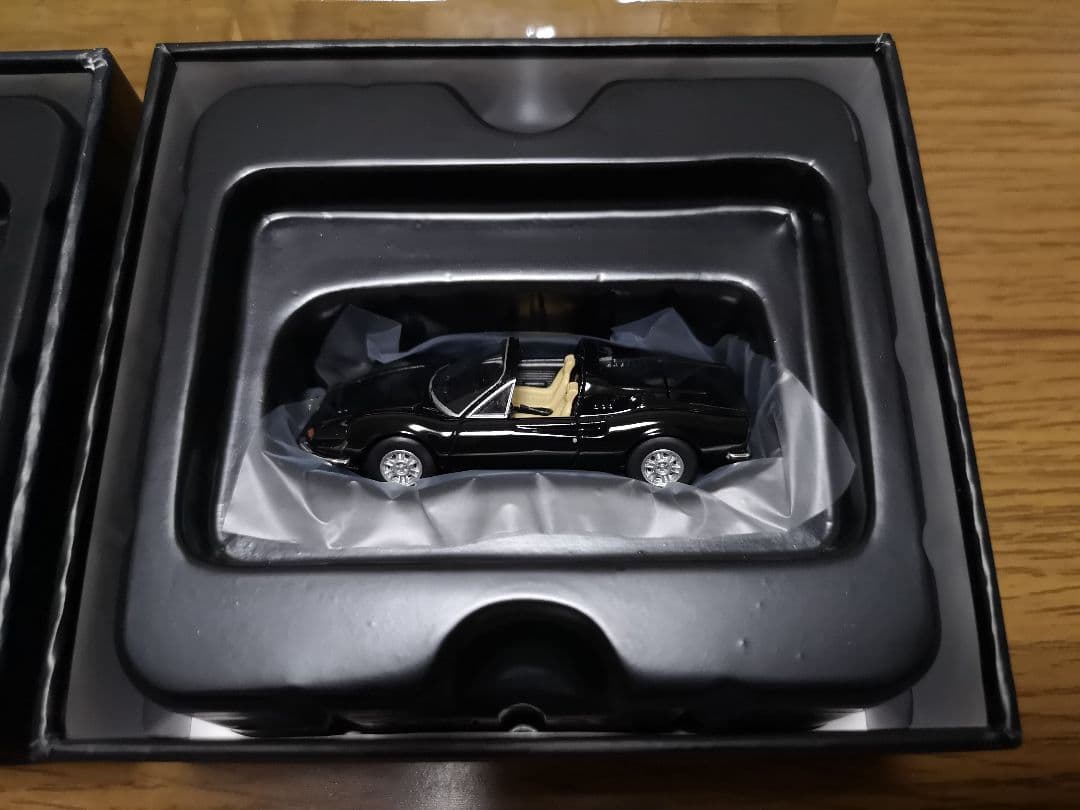 トミカリミテッドヴィンテージ 1/64 TLV ディーノ246GT