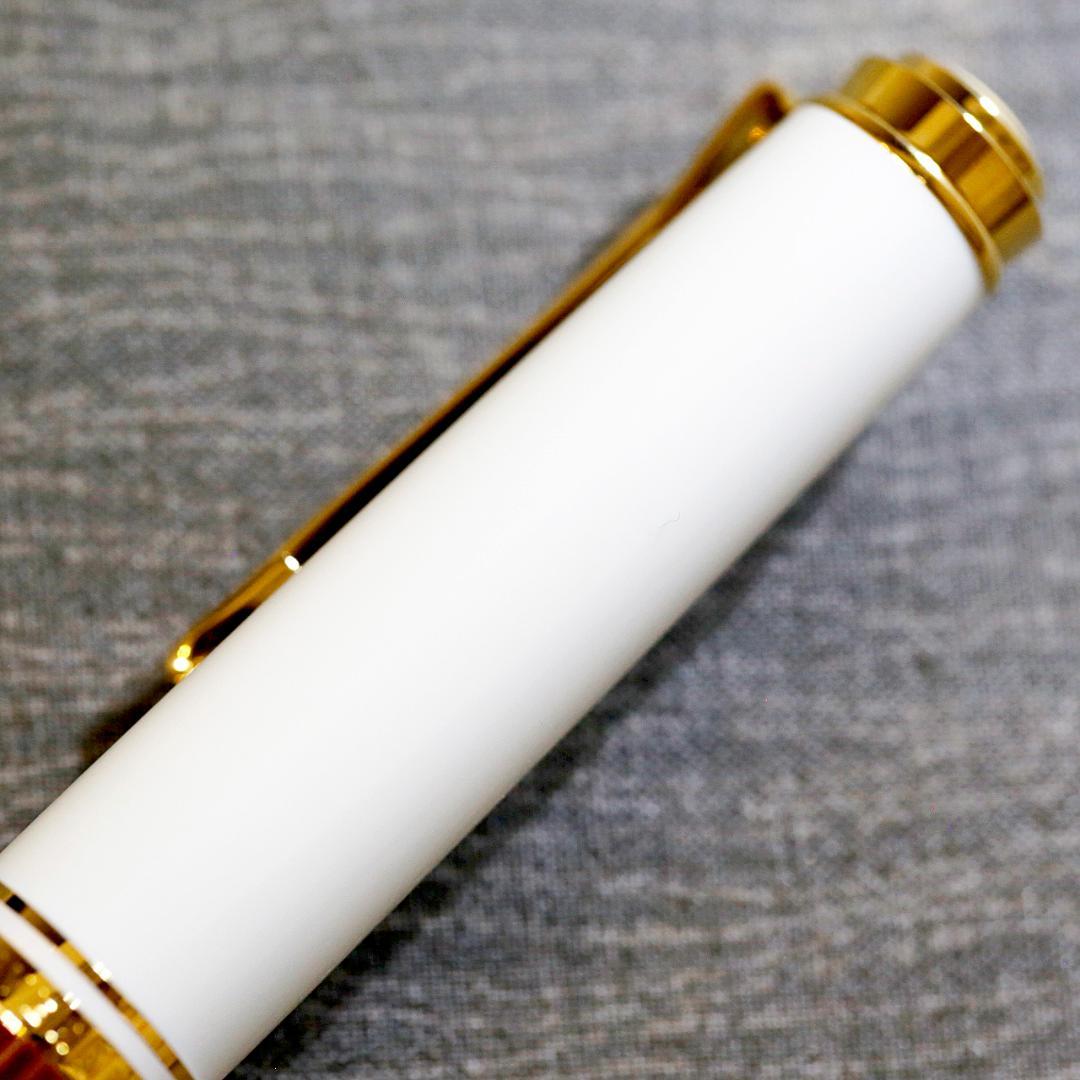 【限定品 極美品】ペリカン 万年筆 Ｍ６００ レッドホワイト スーベレーン