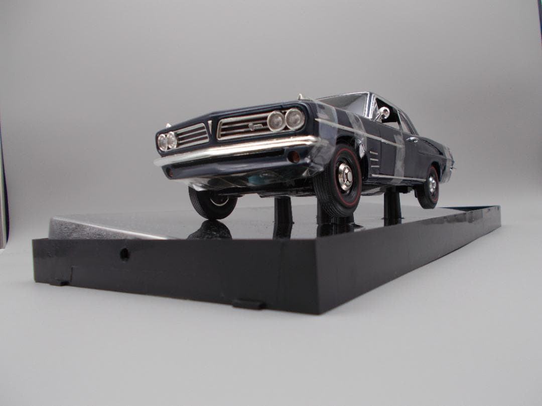 自動車 1963 Pontiac Lemans Coupe 1/18