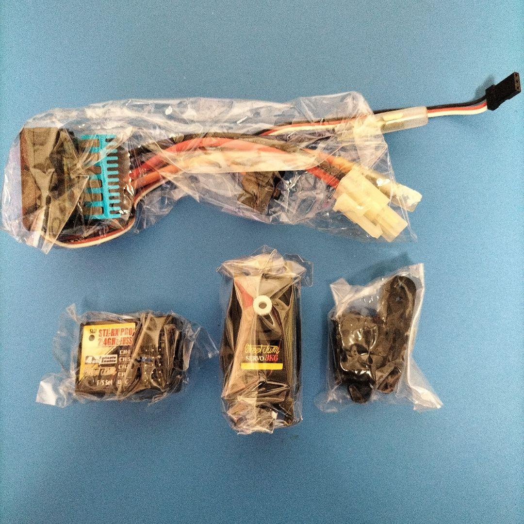 プロポ2.4GHz（新品のサーボ・アンプ・送信機 
付き）