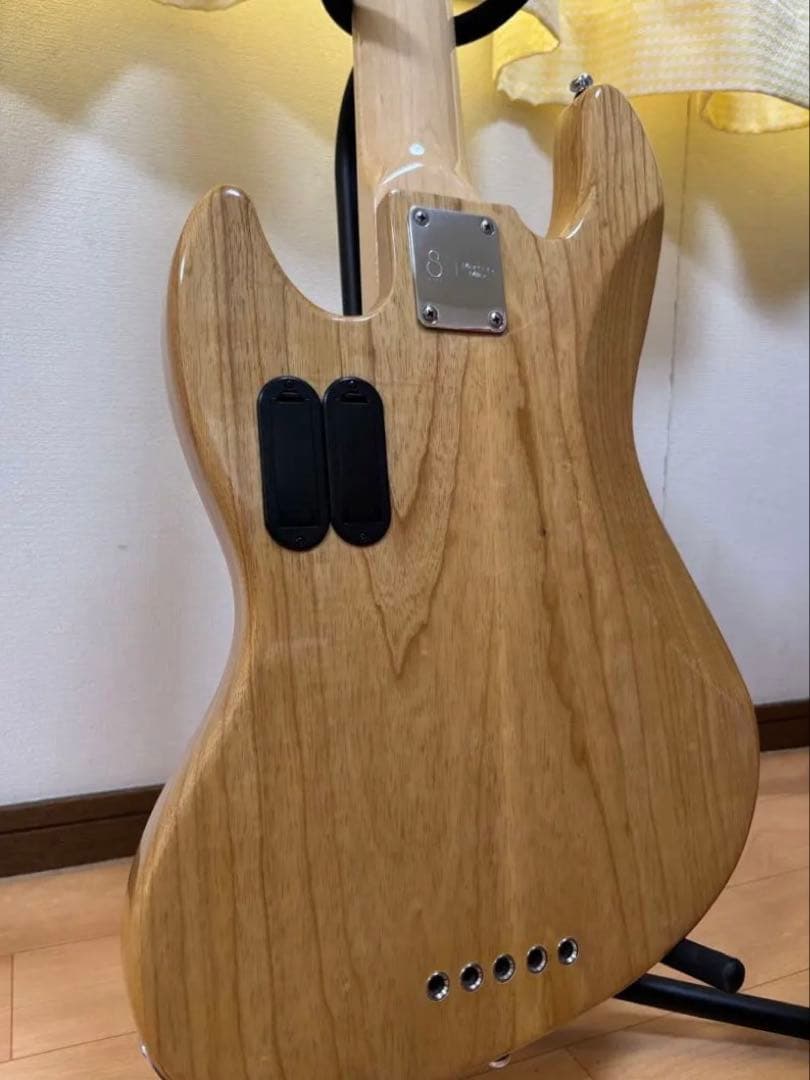 ベース Sire V7 5ST Ash Natural