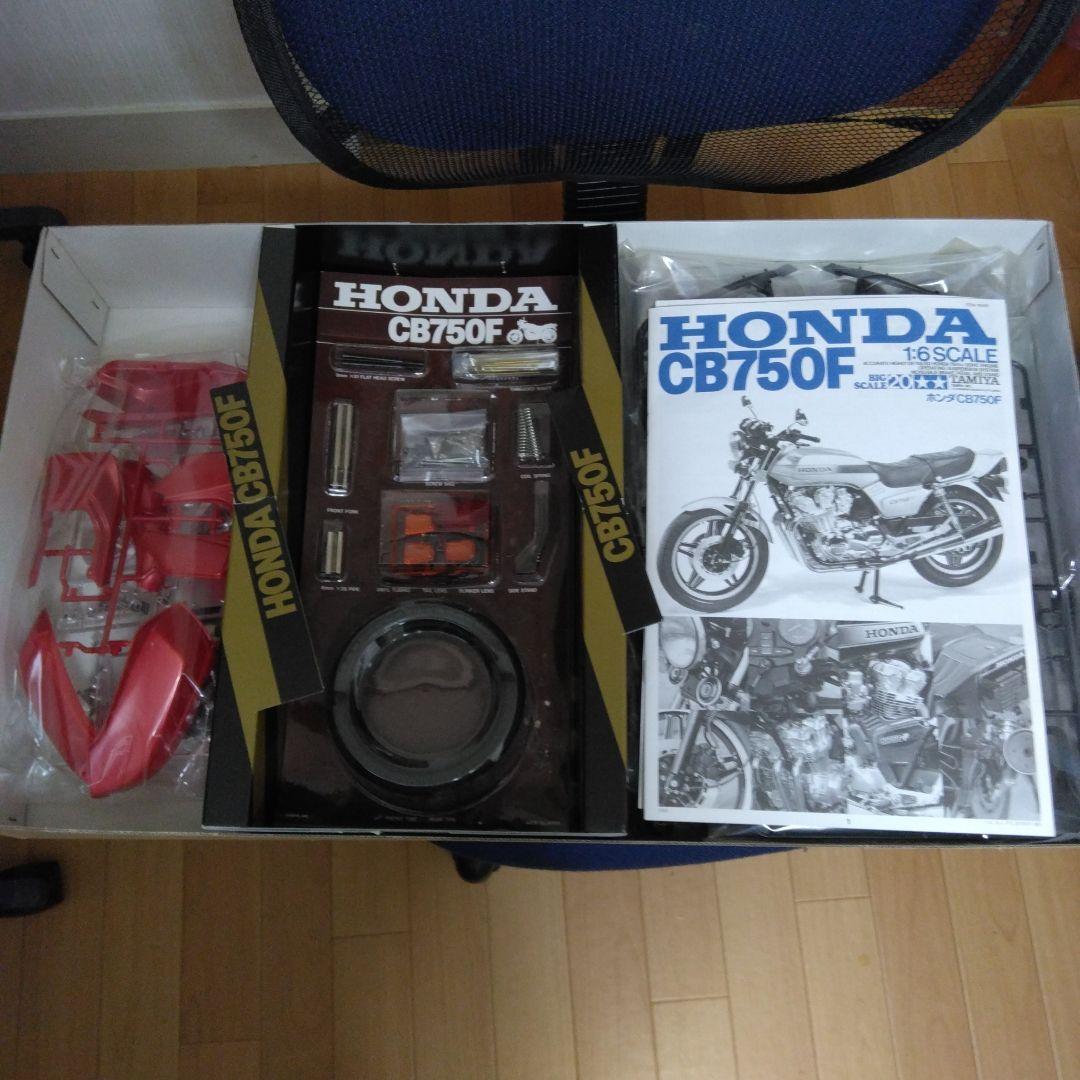プロフ必読お願いします。HONDA CB750F1／6スケールプラモデル。