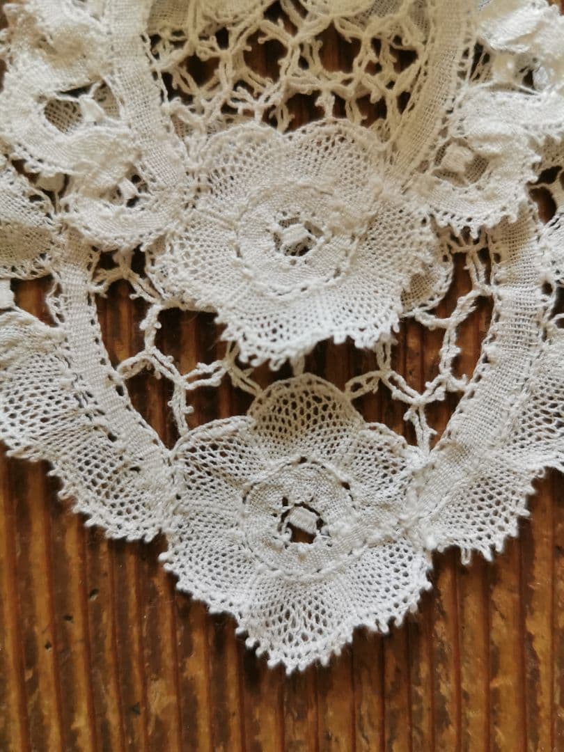 アンティーク フランス購入 レイヤーレースジャボ 二重繋ぎ 一重のポワンドローズ