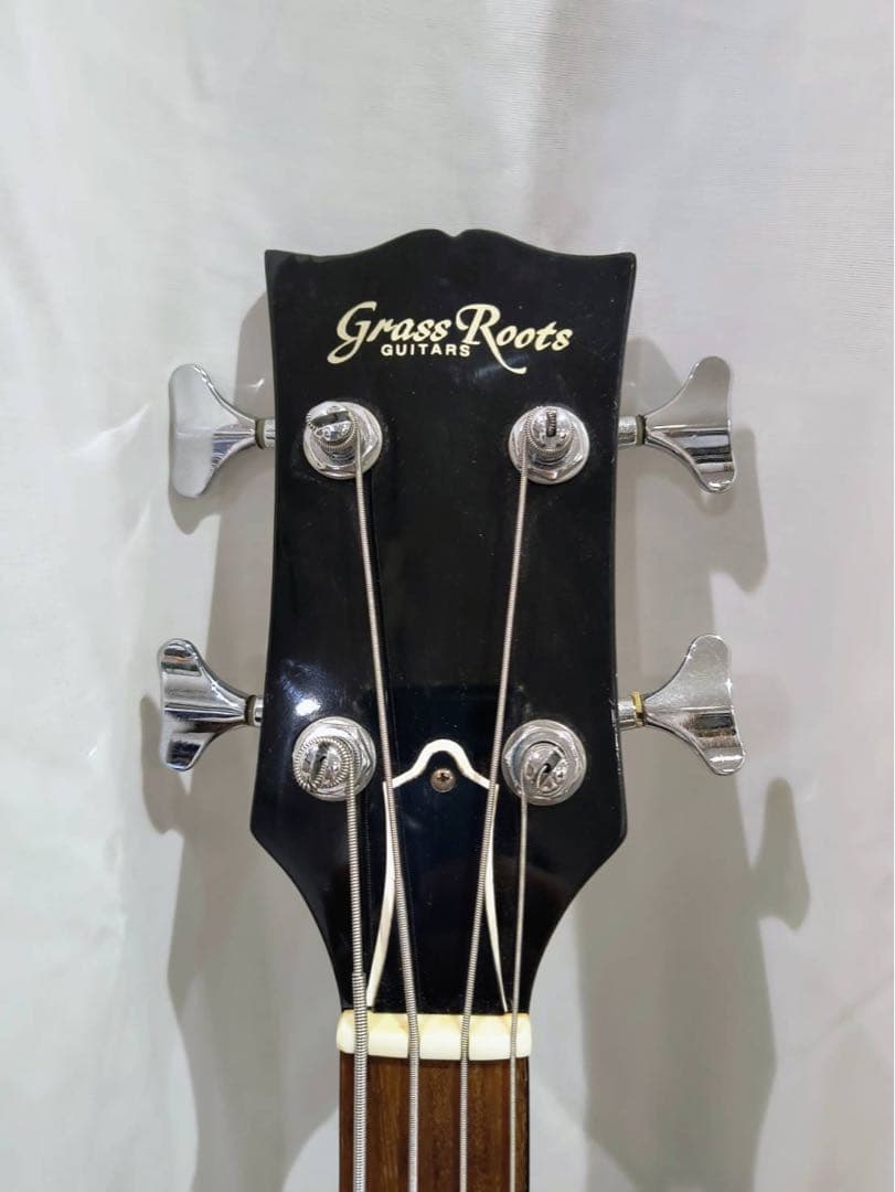 ア*ン様 Grass Roots ベースギター レスポールタイプ