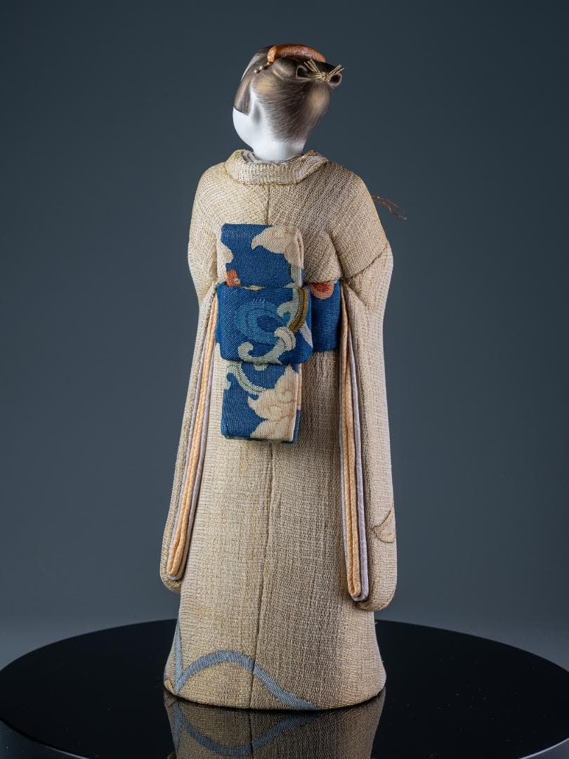 日本工芸会正会員 雨宮弘子作 嵌込人形『佳日』台共箱付 図録掲載品