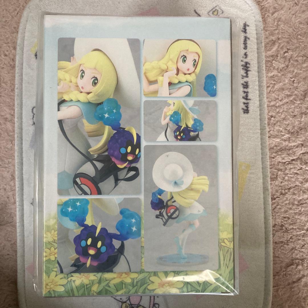 新品未開封リーリエ&コスモッグ フィギュア