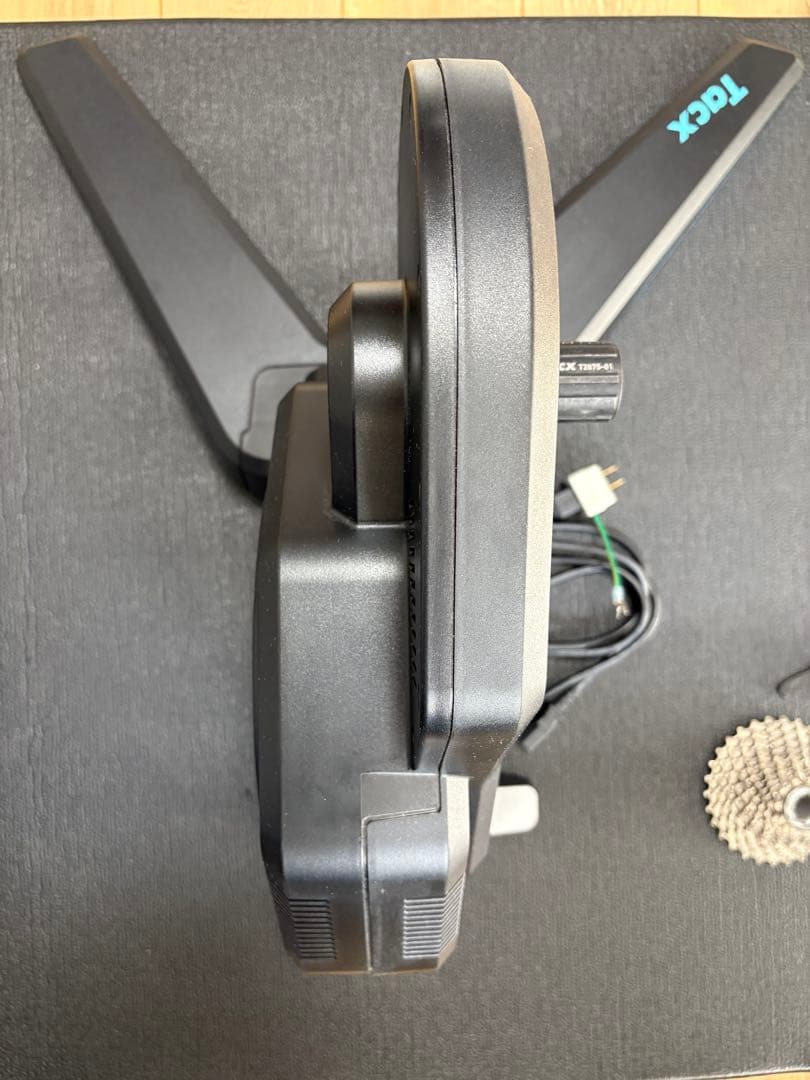 美品・箱/11速スプロケ付 Tacx Flux 2 スマートトレーナー