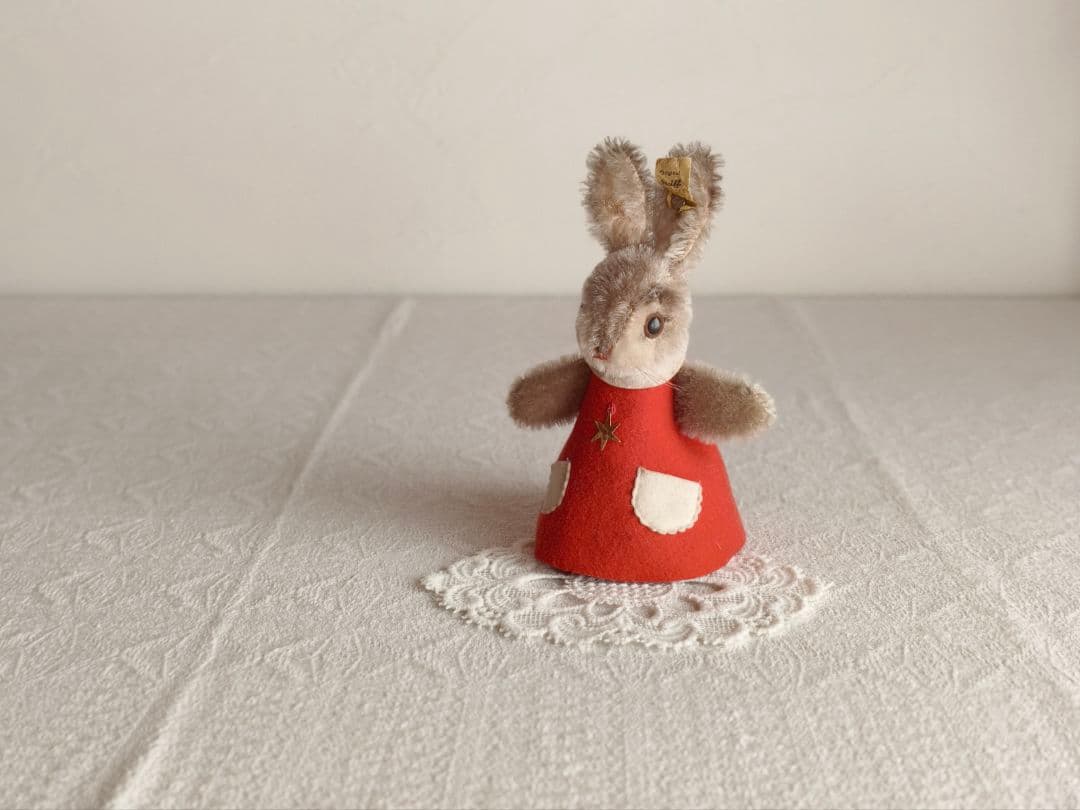 * vintage steiff ❀ * 赤いワンピースの ウサちゃん
