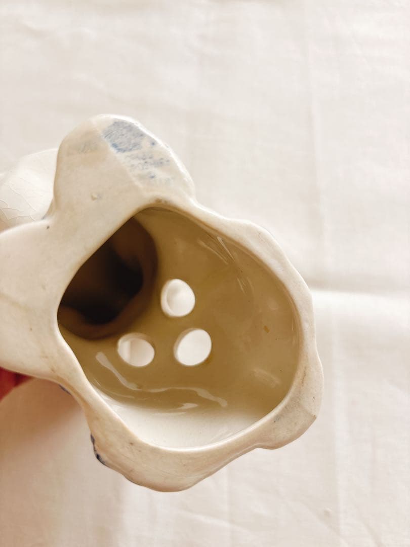 イギリスヴィンテージ　CrownDevon バスケットに花　うさぎ歯ブラシたて