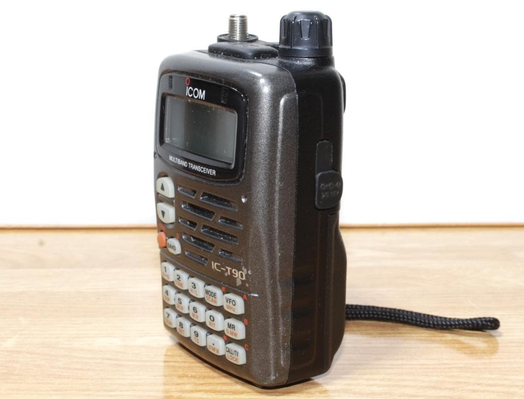 ◆ICOM MULTIBAND TRANSCEIVER　IC-T90【02】◆