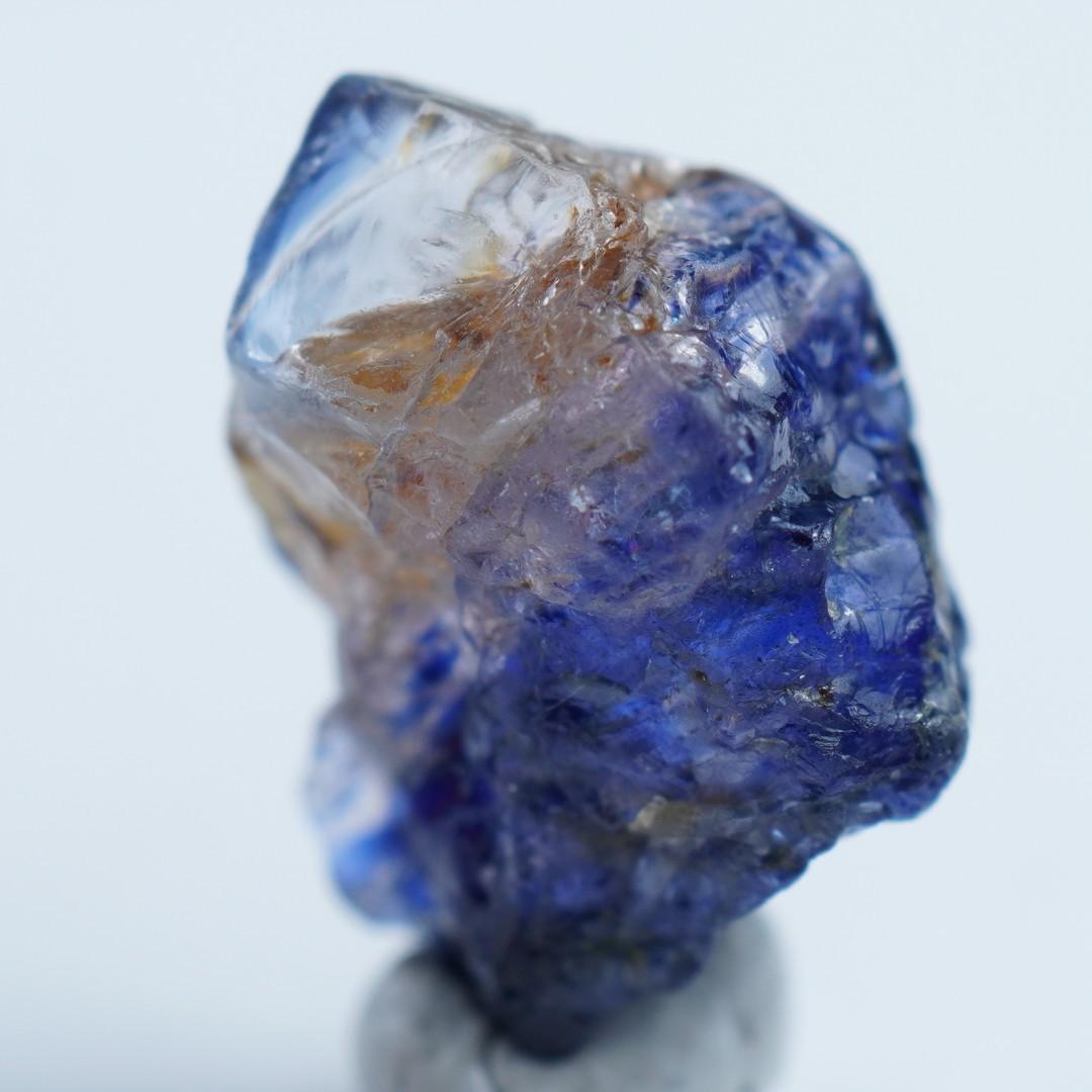 ウインザバイカラーブルーサファイア　原石　タンザニア