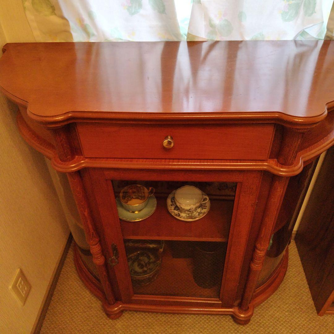 木製キャビネット、サイドボード　 鍵付き 2段棚　送料込み