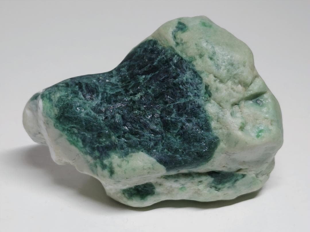 ミント 550g 翡翠 ヒスイ 原石 鑑賞石 自然石 誕生石 鉱物 鉱石 水石