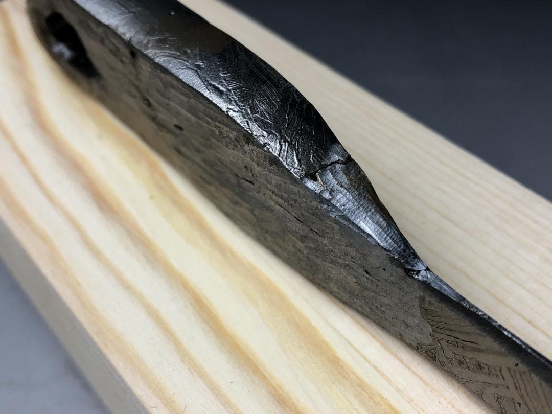 ｂ*ｂ様 アルタイ隕石　 鉄隕石　メテオライト　模造刀　重さ約152ｇ 共箱