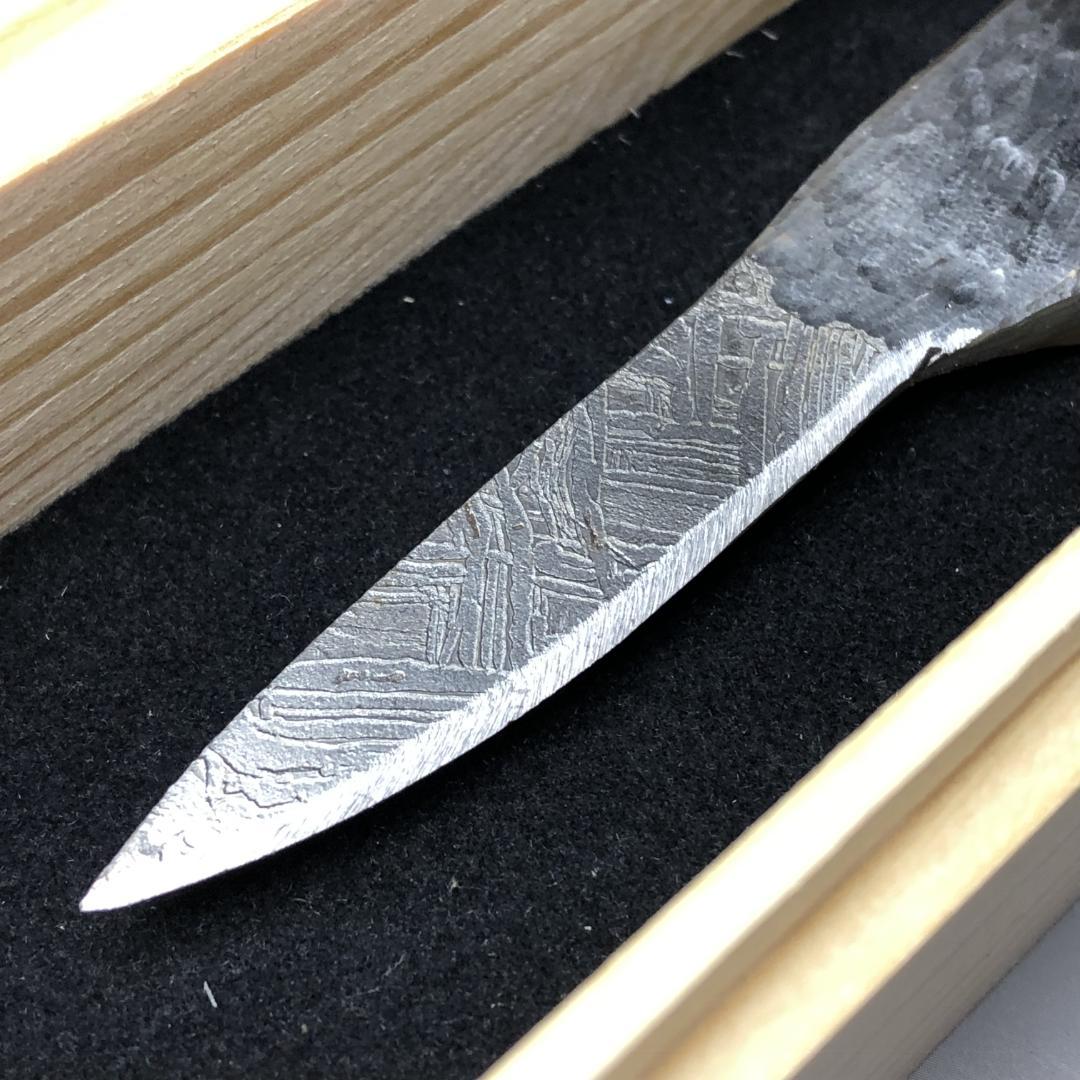 ｂ*ｂ様 アルタイ隕石　 鉄隕石　メテオライト　模造刀　重さ約152ｇ 共箱