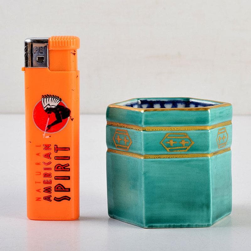 茶道具　古余呂技窯　川瀬竹春作　緑地金彩　六角蓋置　共布共箱　Z　8907