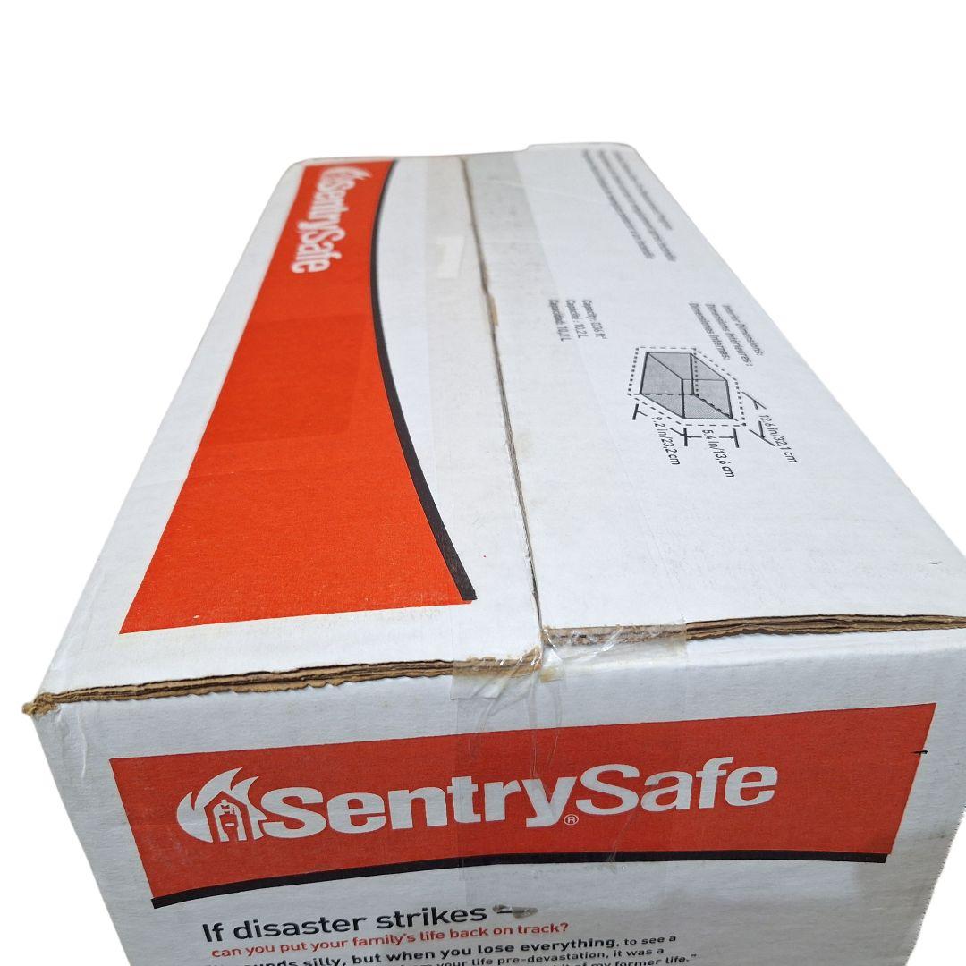 セントリー耐火防水金庫 CHW30200 A4対応 大容量 チェスト型　新品