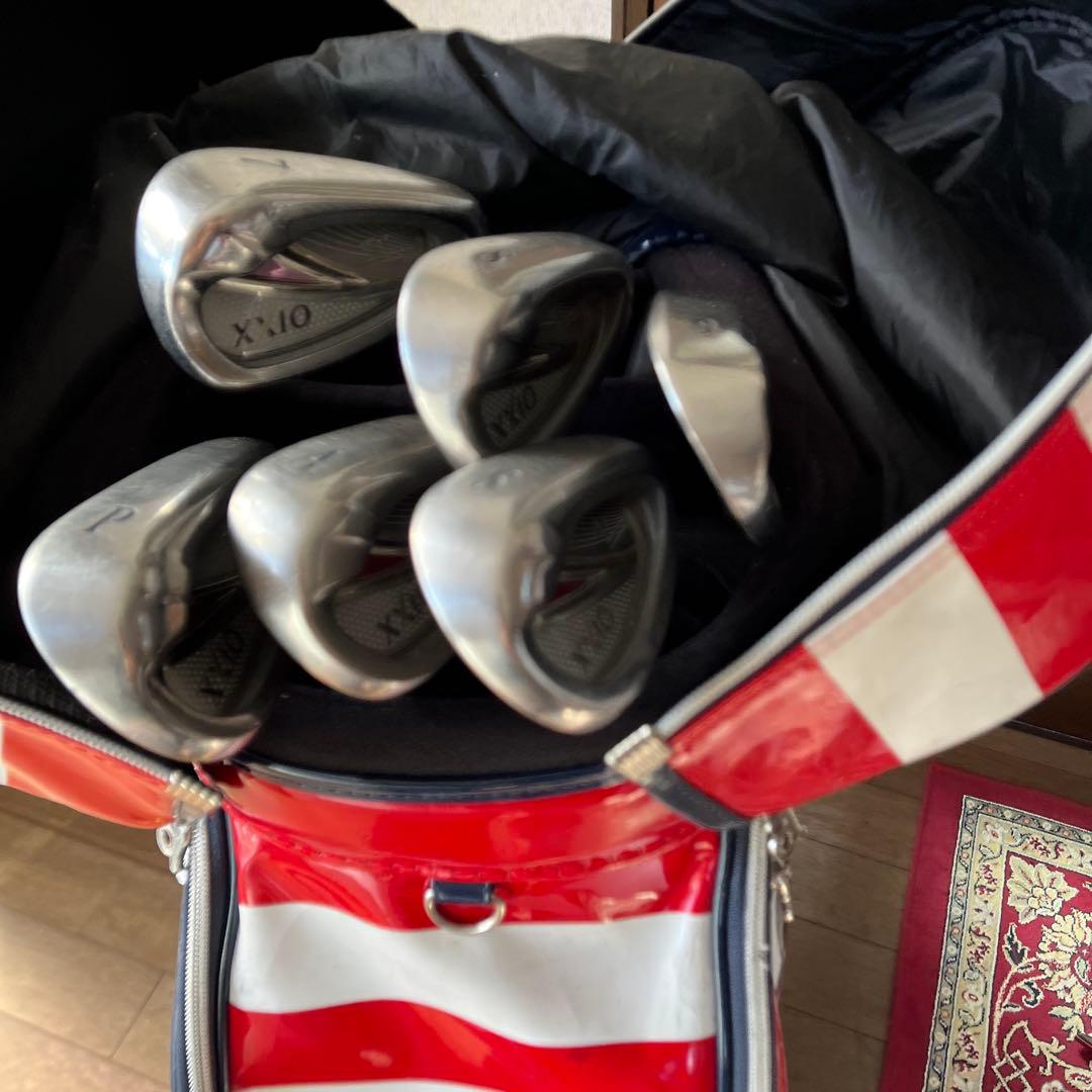 アルチビオキャディバッグとアイアンセット、ドライバー、パター
