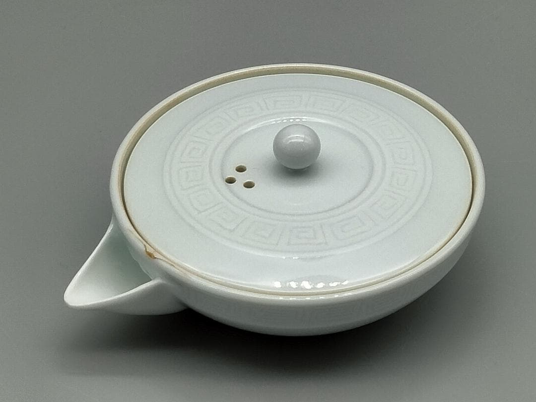 人間国宝 井上萬二作 白磁 陰刻雷文 急須