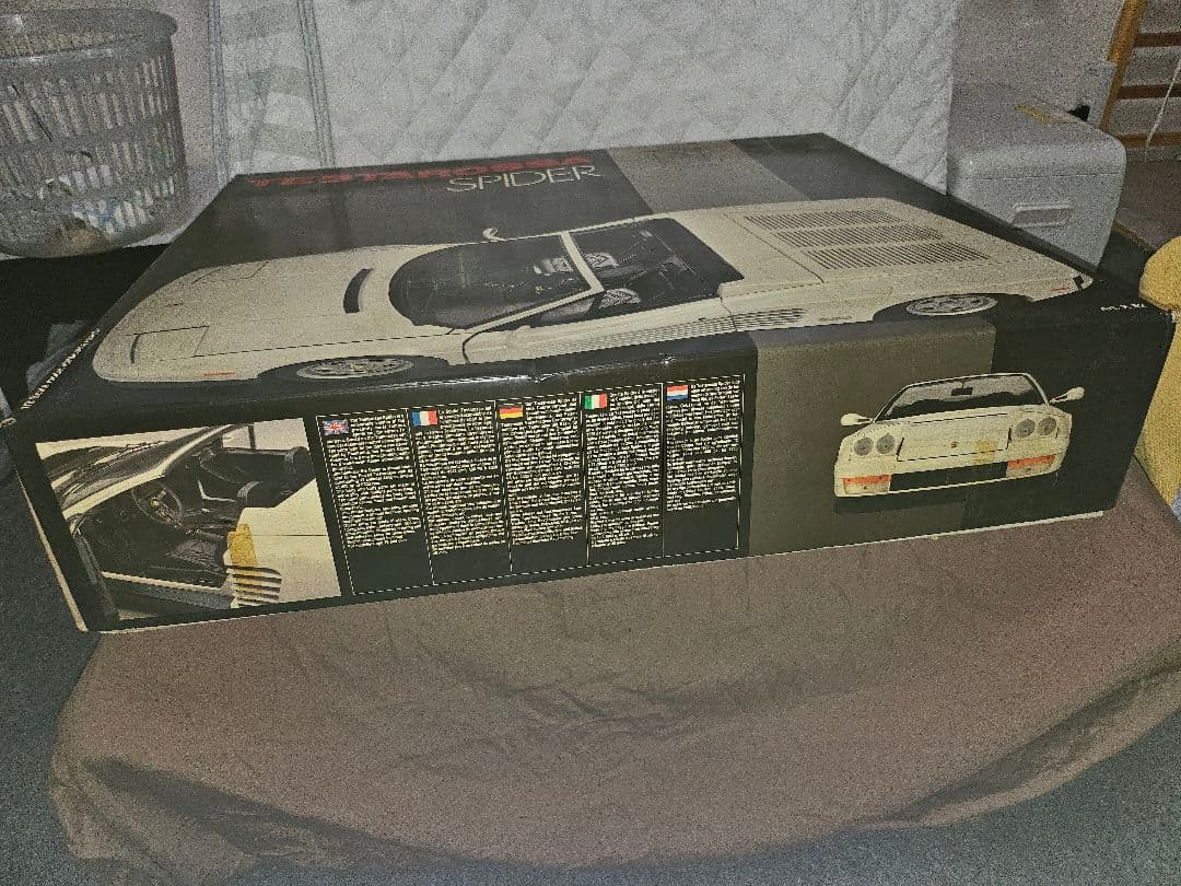 ぽ*よ様 ポケール社 1/8 フェラーリ テスタロッサ スパイダー ボディ金属製