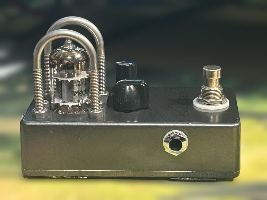 Beyond Bass Wired 真空管ベースプリアンプ