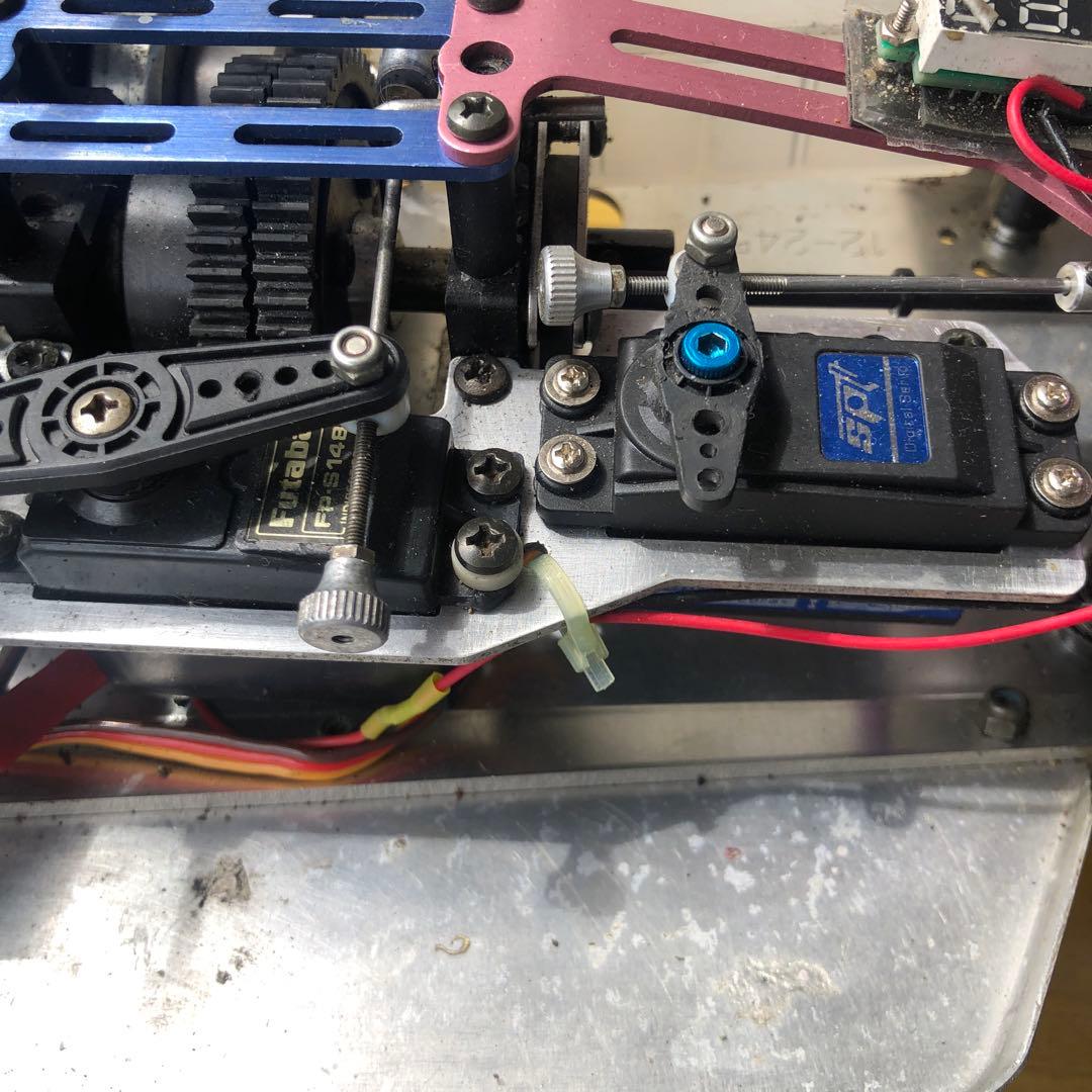 京商インファーノ　2気筒ニトロエンジン搭載