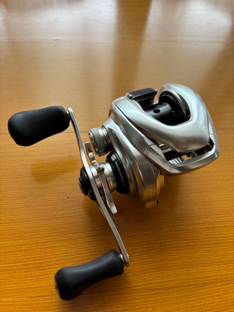 ベイトリール ダブルハンドル シルバー